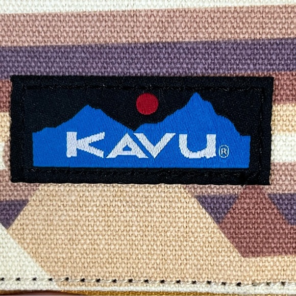 KAVU Go Time Bi-Fold Crossbody Wallet with Rope Strap - Summit View Western - Picture 7 of 11